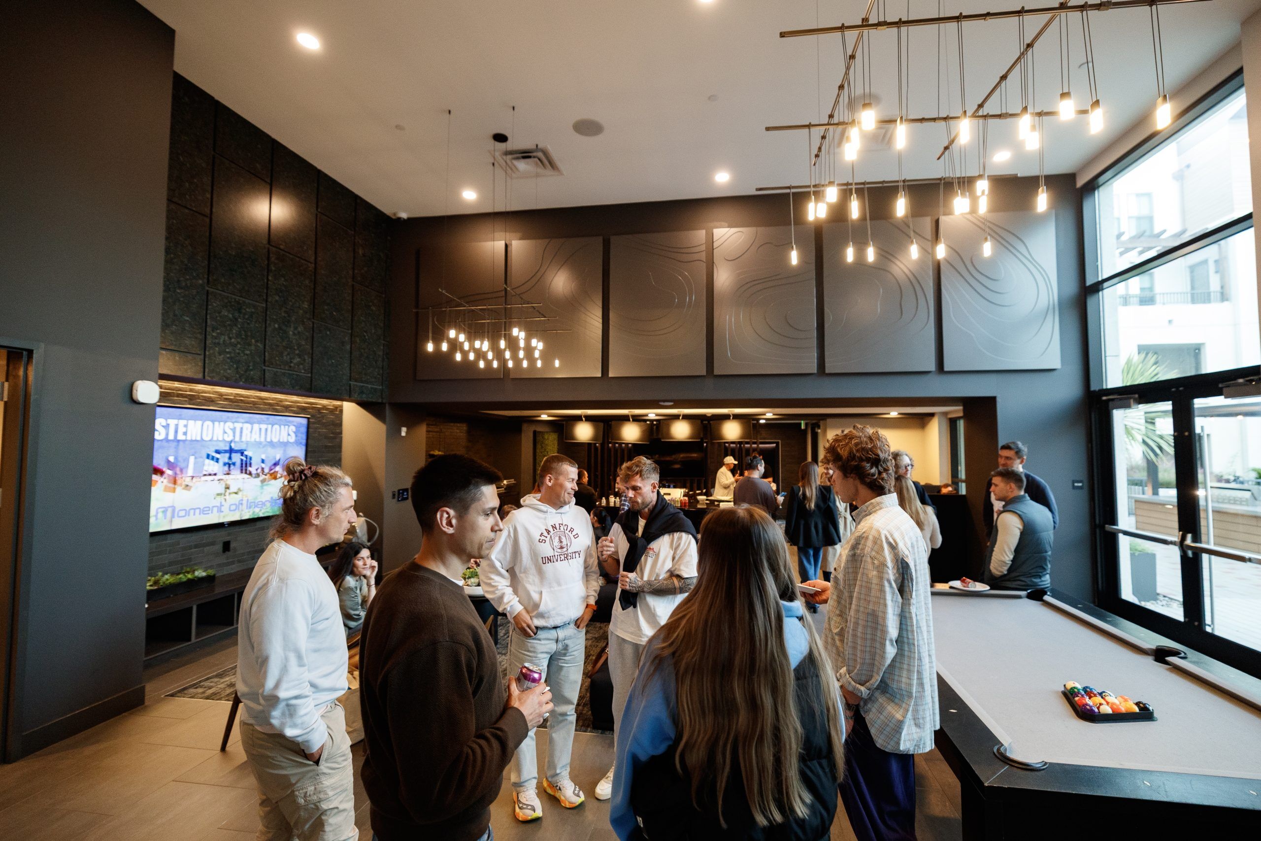 Миром управляют не факты, а истории